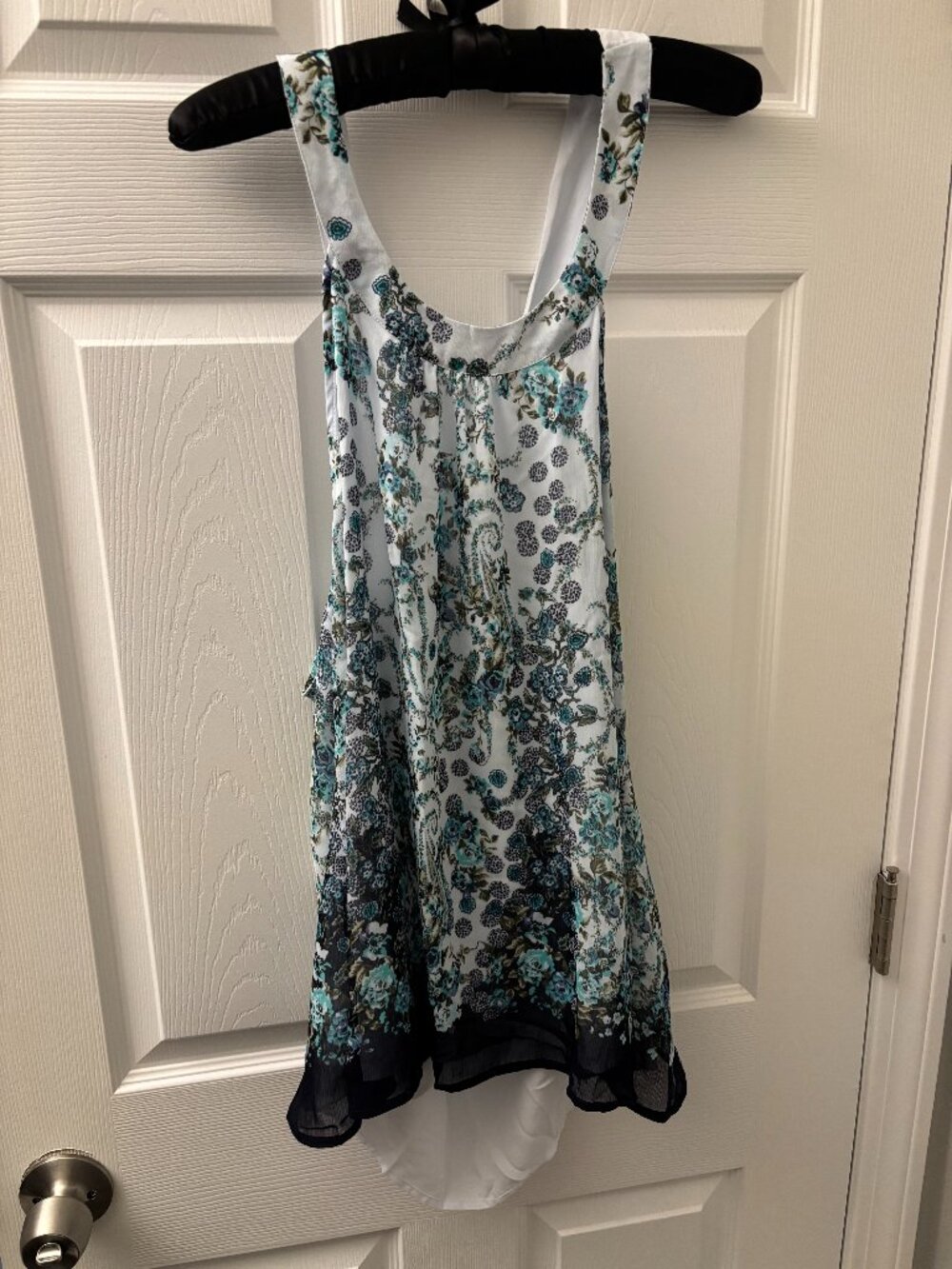NY & Co - Tie Halter Top